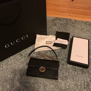 Women’s Gucci Crossbody Wallet